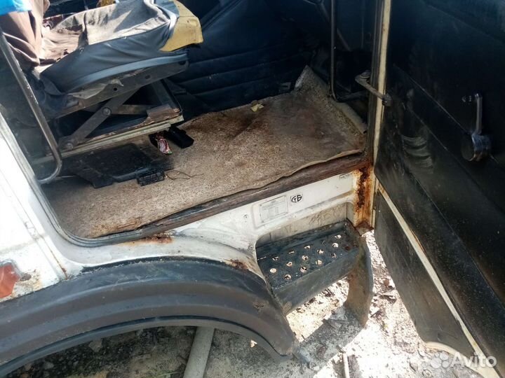 Кабина маз со спальником