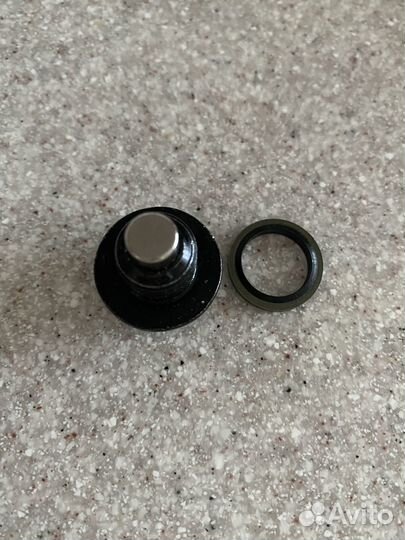 Пробка поддона картера двигателя