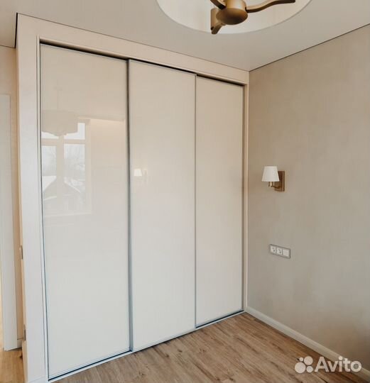 Шкаф на заказ под потолок