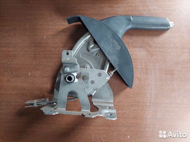 Рычаг стояночного тормоза Nissan Qashqai J10