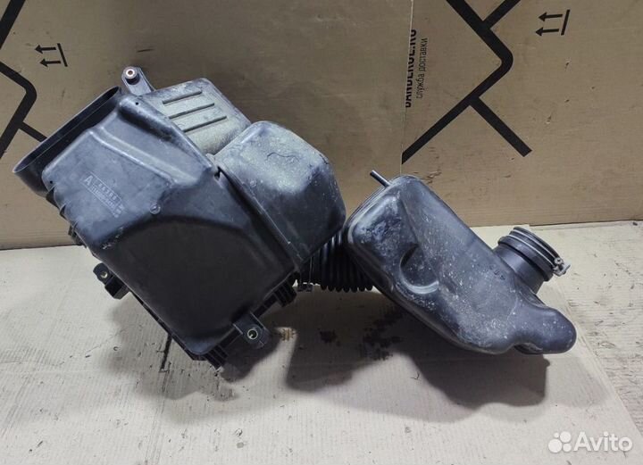 Корпус воздушного фильтра toyota mark 2 jzx100