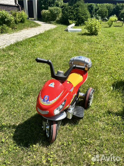 Детский электромобиль и мотоцикл