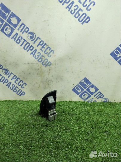 Кнопка стеклоподъемника задняя левая Audi A6 седан