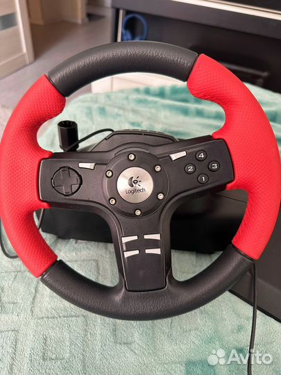 Игровой руль logitech