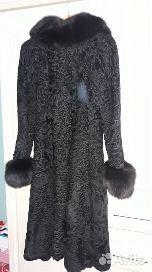 Шуба каракуль с отделкой из песца