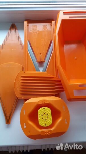 Тёрка овощерезка Borner Тренд с лотком