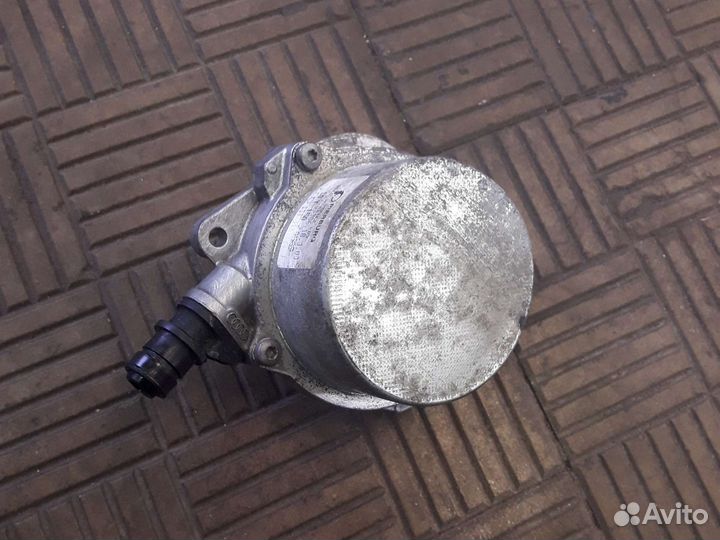 Насос вакуумный Porsche cayenne 958 3.0tdi CAS