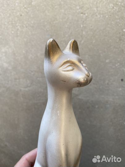 Статуэтка кошка