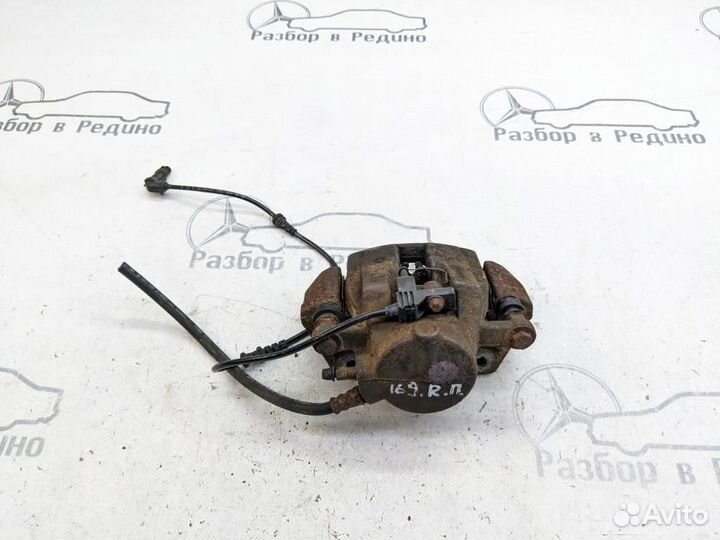 Суппорт передний правый w169 A-class 266.920 20