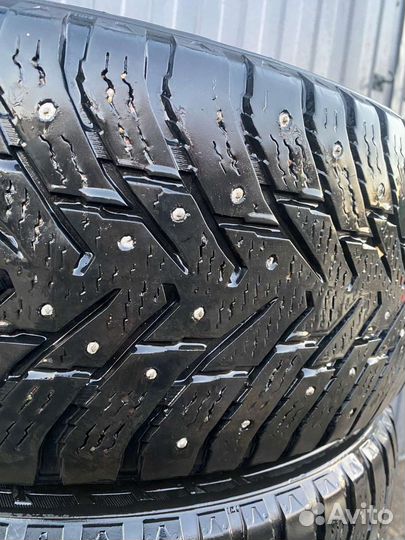 Диски литые с резиной Audi 8R0601025 R17