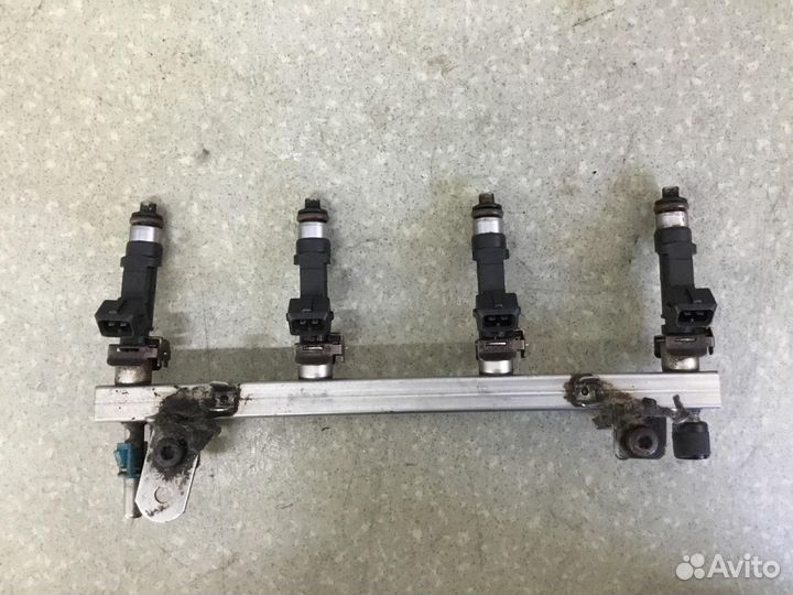 Рейка топливная (рампа) Opel Astra H Family 2004-2