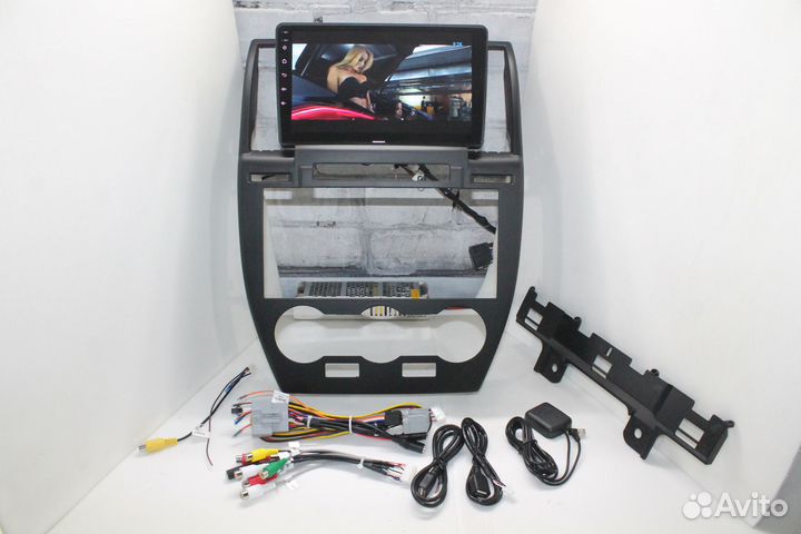 Штатная магнитола Land Rover Freelander 2