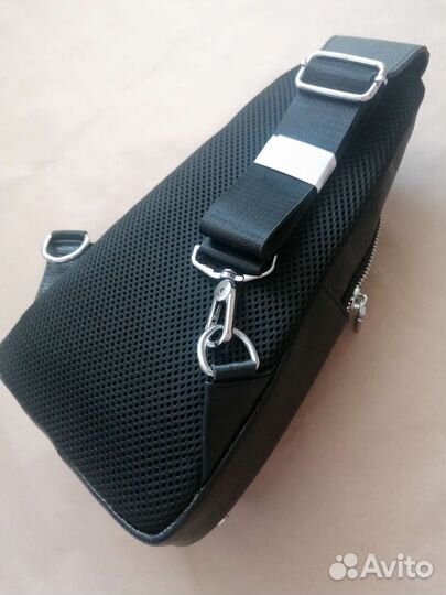 Мужская нагрудная сумка (натуральная кожа)