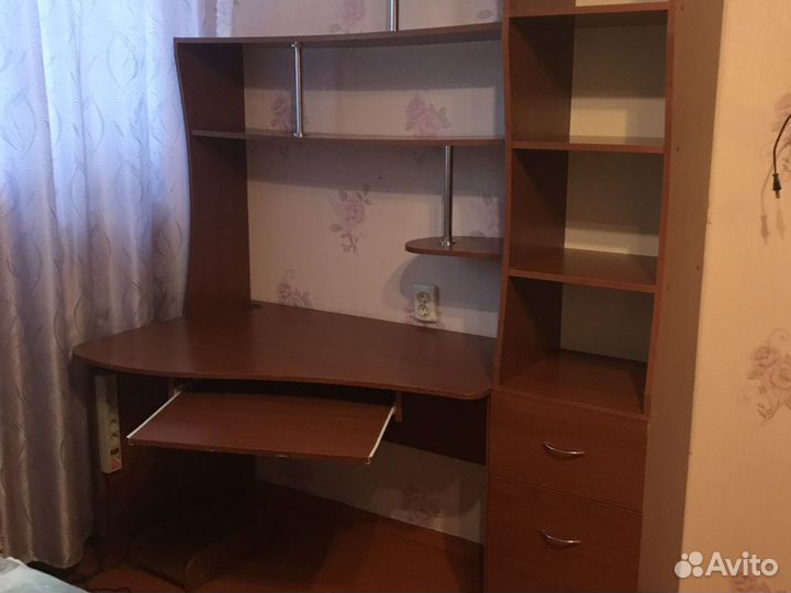 Компьютерный стол