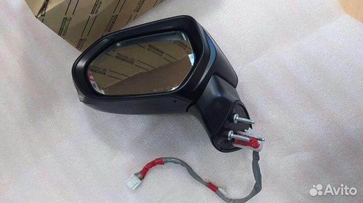 Зеркало левое на Тойота Камри V70 оригинал BSM