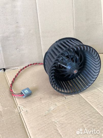 Мотор печки Volvo 31390437