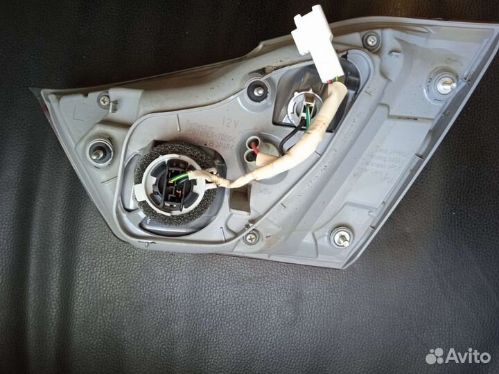 Фонарь задний внутренний левый Toyota Camry V50