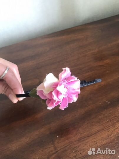 Ободок для волос с цветами