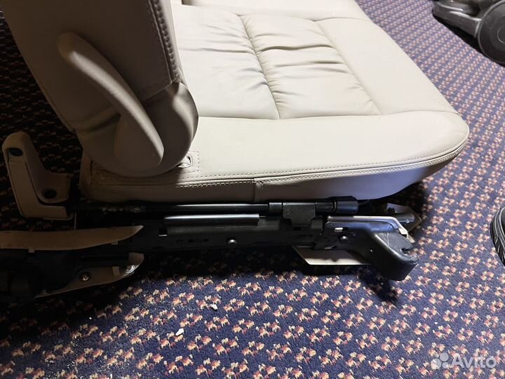 Третий ряд сидений Toyota land cruiser 100