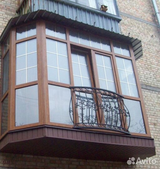 Окно на балкон в старом доме/красивый/шпросы