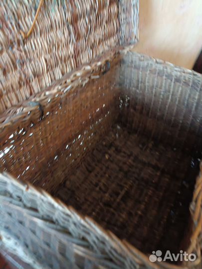Плетенный сундук