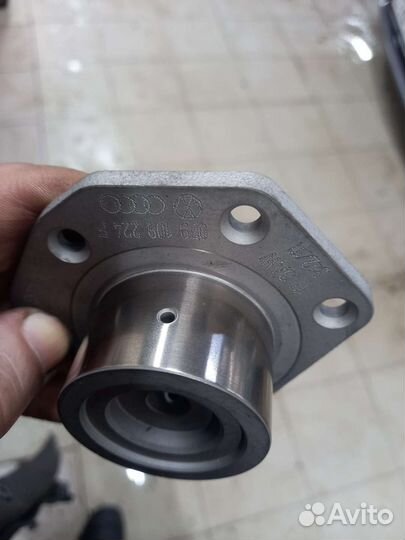 Кронштейн шестерни 079109224f q7 bar