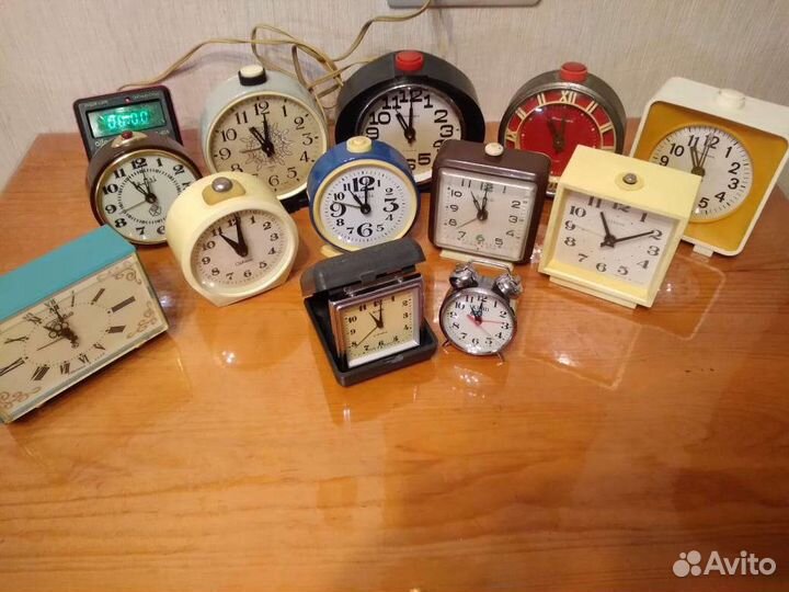Часы - будильник СССР