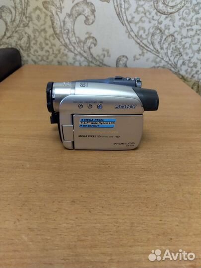 Видеокамера Sony DCR-HC46E