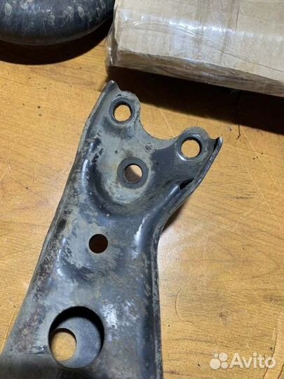 Рычаг подвески передний левый Toyota Corona premio