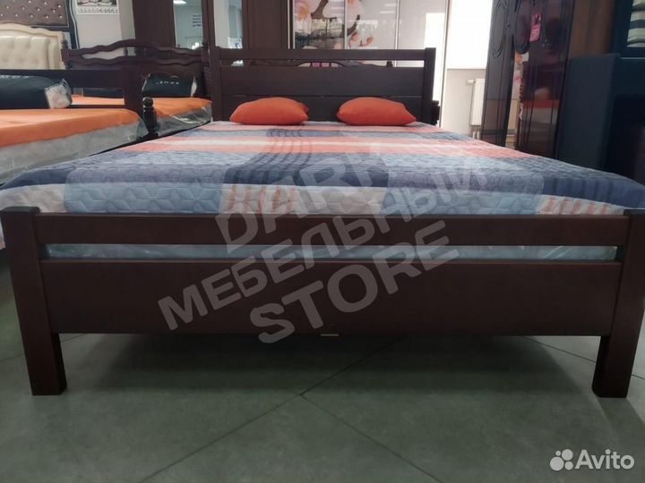 Кровать массив