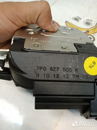 Замок багажника задний Porsche Cayenne 958 M48.02