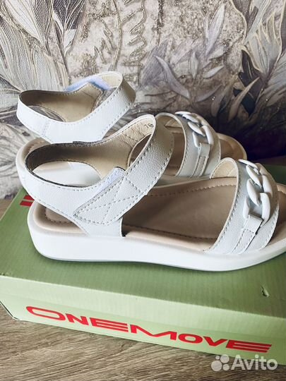 Босоножки женские 36 размер новые
