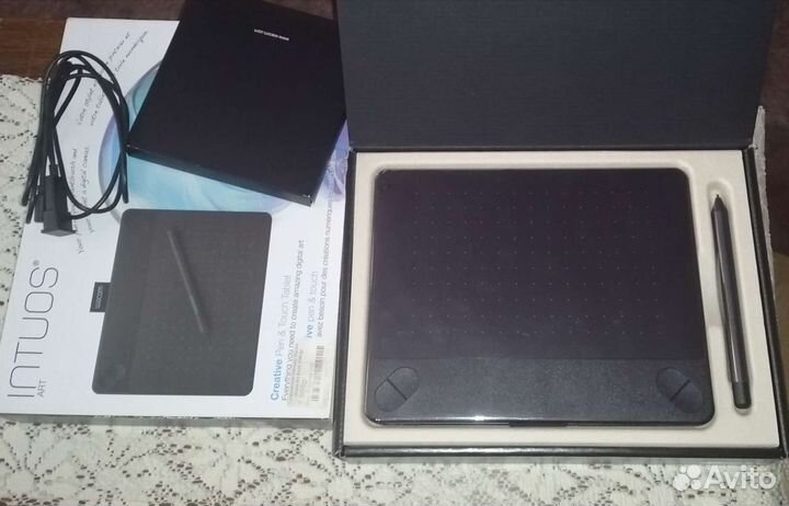 Графический планшет Wacom Intuos Art Small