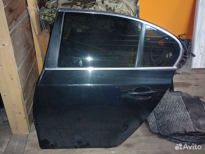 BMW e60 задняя левая дверь 475 цвет
