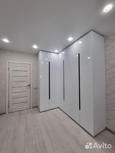 Шкаф купе с зеркалом