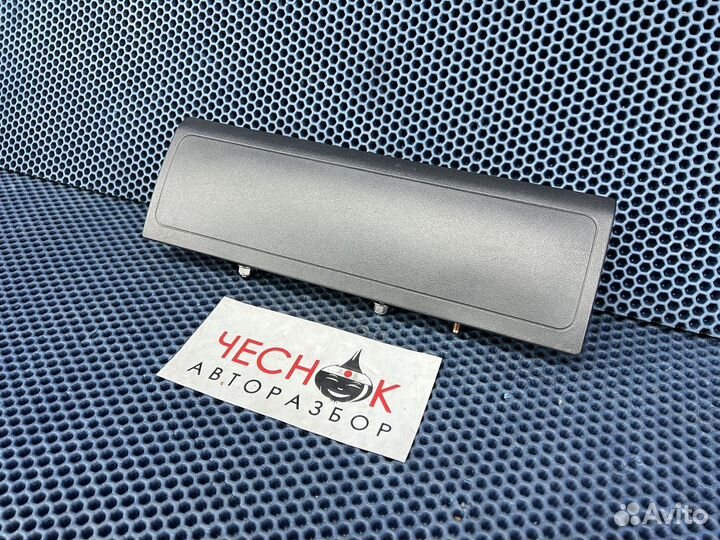 Подушка безопасности для колен VW Touareg 10-18