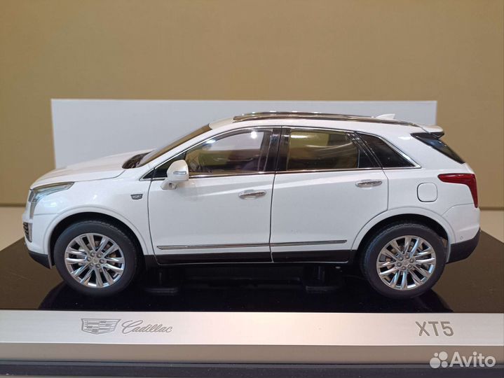 Cadillac XT5 I (2016-2019) Белый 1:18