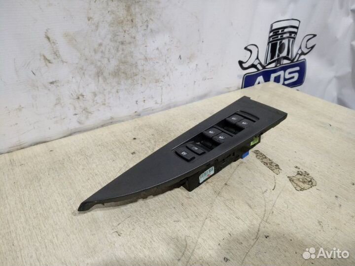 Блок управления стеклоподъёмниками передний левый