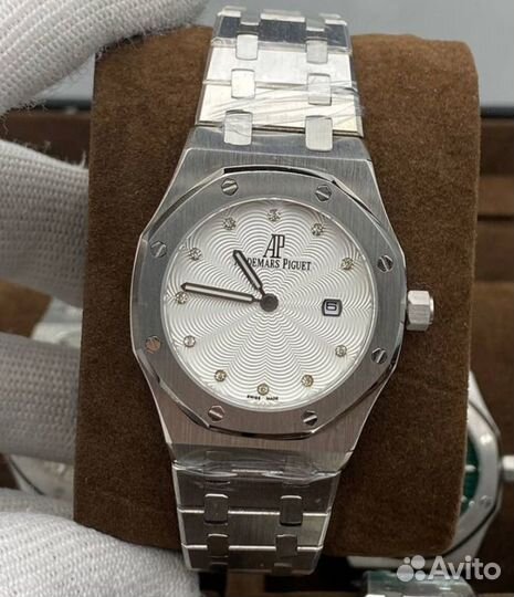 Женские часы Audemars Piguet белые