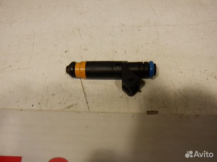 Форсунка топливная Renault Symbol 1.4 л K7J