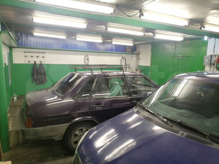 Гараж, > 30 м²