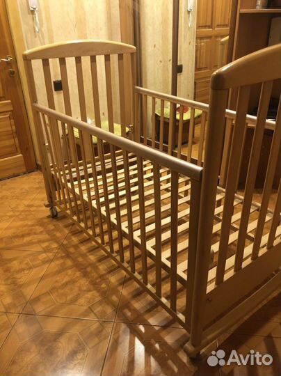 Детская кроватка