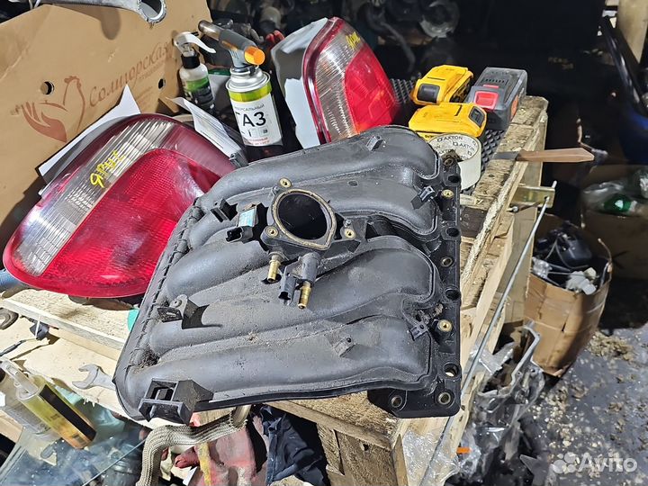 Коллектор впускной на Citroen C5 I (Ситроен С5 1)