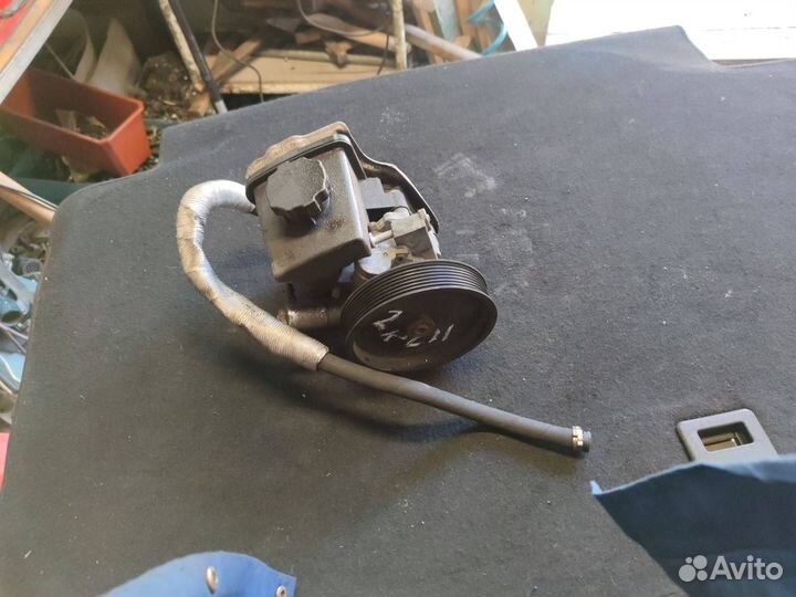 Насос гидроусилителя руля Mercedes-Benz C-Класс