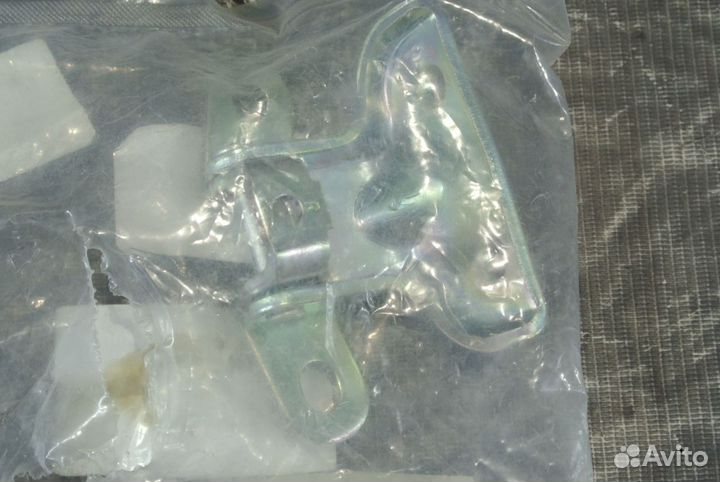 Петля двери задней правой верхняя - Hyundai Creta