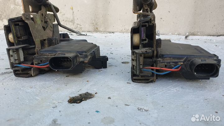 Замок двери Ауди а6 с5