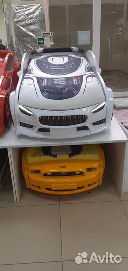 Детская кровать машина