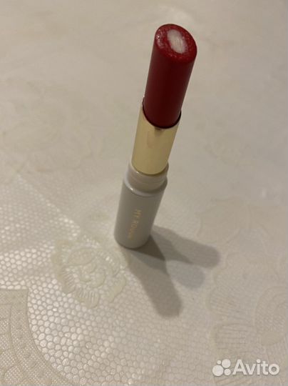 Помада красная