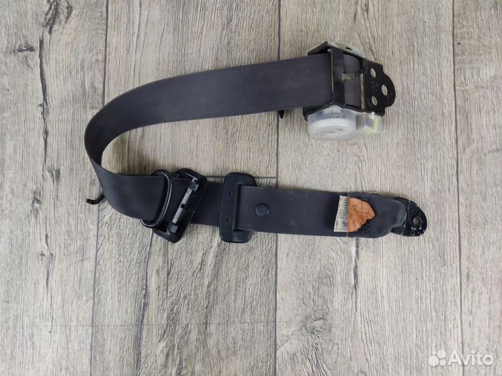 Ремень безопасности задний правый Carina E