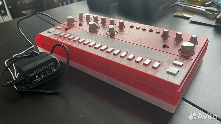 Драм-машина Behringer RD-6